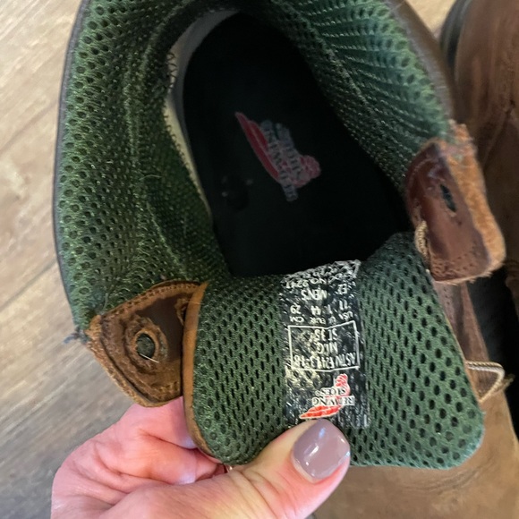 Men’s size 11 Red Wing composite toe work boots. - Picture 6 of 7